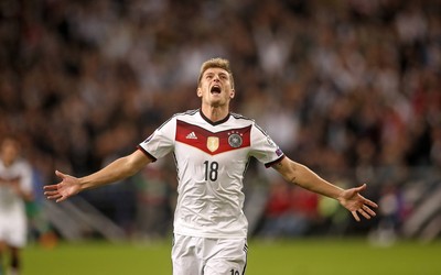 派亿体育精华-久保建英助攻队友梅开二度